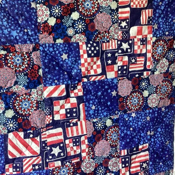 NWT Americana Hand Crafted Large Lap Quilt in Red, White and Blue - Picture 6 of 15